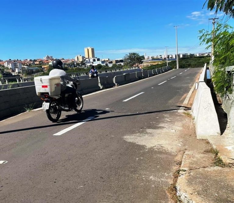 Obra em viaduto da Via Expressa afeta trânsito na Rodovia do Contorno