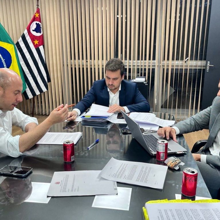 Vinicius relata projeto que prevê descontos e parcelamentos de débitos do ICMS