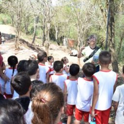 Alunos da escola Sonho de Criança visitam o Viveiro Municipal de Pompeia