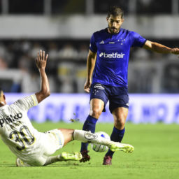 Santos demite técnico Diego Aguirre após derrota para o Cruzeiro