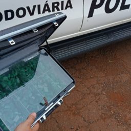 Dupla é presa com três quilos de esmeraldas em rodovia da região de Marília