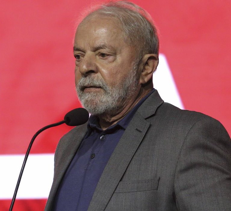 Presidente Lula reduz ritmo de agenda e se prepara para cirurgia no quadril