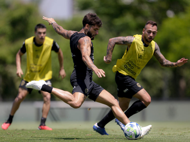 Corinthians: Mano Menezes promove treino de comportamento