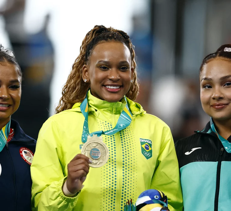 Rebeca Andrade é campeã pan-americana da prova de salto sobre a mesa