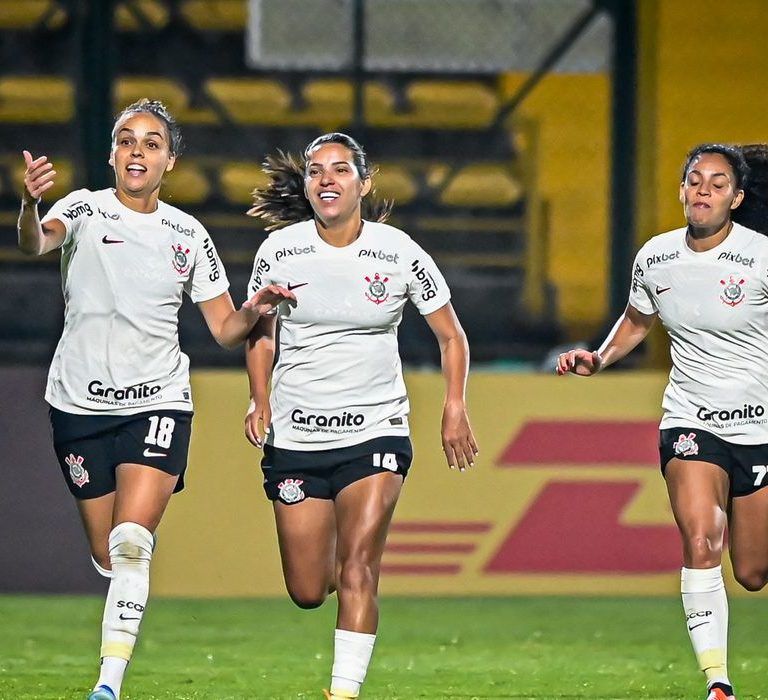 Millene leva Corinthians à vitória na Libertadores feminina