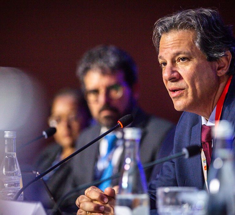 Cota do Brasil no Fundo Monetário Internacional pode ser revista, diz Haddad