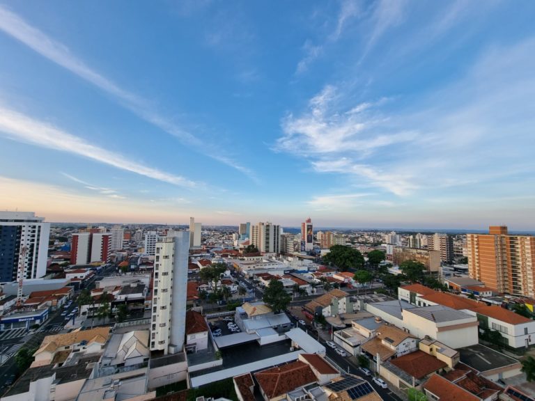 Segunda-feira de sol e calor antecipa semana chuvosa em Marília, aponta IPMet