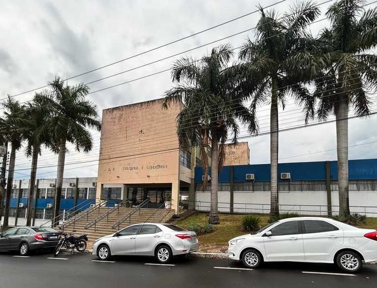 Escola de Pompeia amplia participação em programa de estágio e chega a 64 alunos