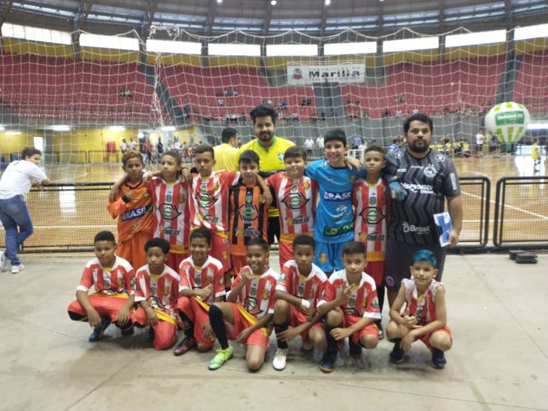 Emef Cecília Alves Guelpa é bicampeã de futsal nos Jogos Escolares da Unimed