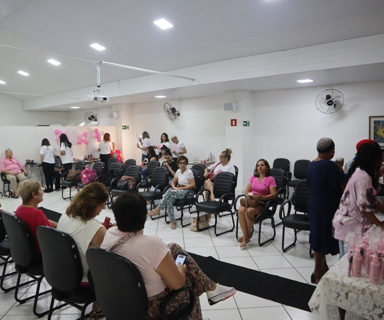 ACC faz tarde de beleza para mulheres em tratamento contra o câncer em Marília