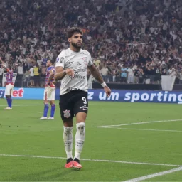 Corinthians finaliza preparação e busca final inédita na Arena Castelão