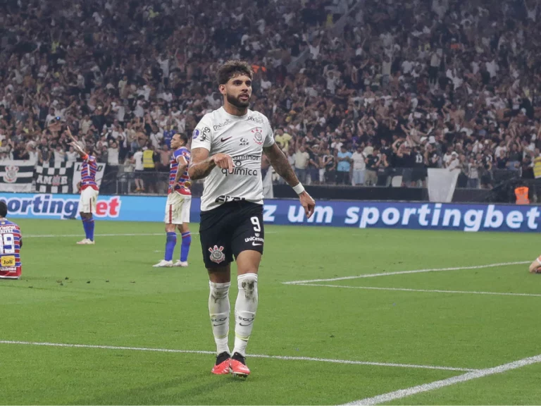 Corinthians finaliza preparação e busca final inédita na Arena Castelão