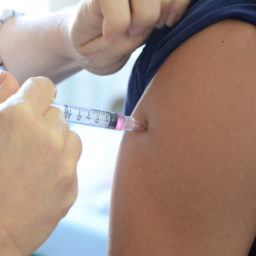 Marília recebe doses da vacina contra a dengue neste fim de semana