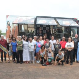 Semana do Idoso começa com ‘Carreta da Beleza’ no Cras Teotônio Vilela