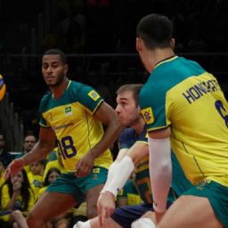 Brasil vence Itália no vôlei e garante vaga nos Jogos Olímpicos de Paris 2024