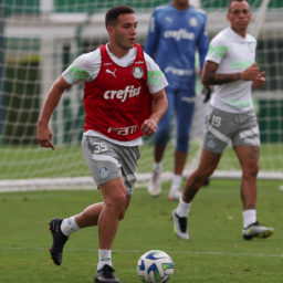 Palmeiras recebe Internacional e precisa vencer para se manter na disputa do título