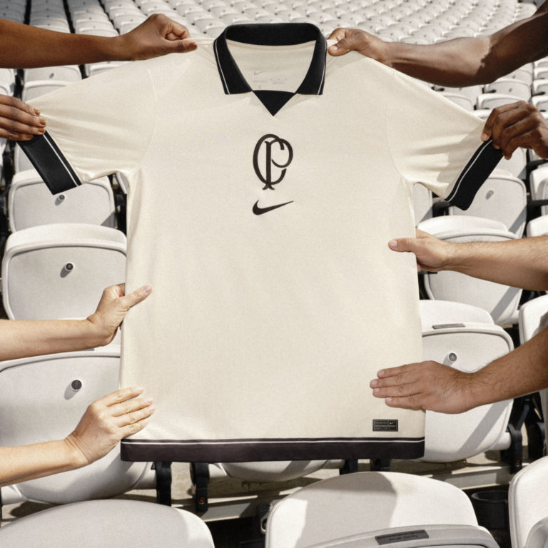 Nike e Corinthians estreiam 4ª camisa, escolhida pela torcida, em jogo da 37ª rodada