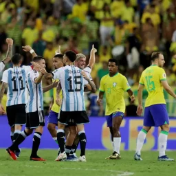 Brasil perde de 1 a 0 para Argentina no Maracanã nas eliminatórias para a Copa