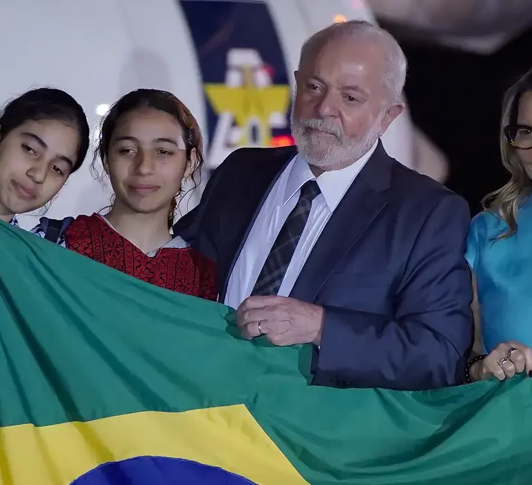 Lula garante que Brasil tentará trazer mais famílias da Faixa de Gaza