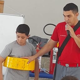 Curso ‘Bombeiro na Escola’ é ministrado em duas Emefs de Vera Cruz