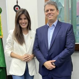 Governador Tarcísio sanciona primeira lei de Dani Alonso para portadores de diabetes