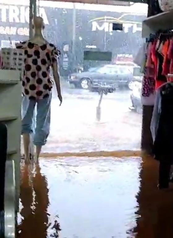 Comerciantes reclamam de inundações na zona sul: “sempre que chove”