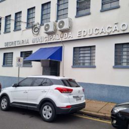 Educação barra licitação de gestão após suspensão pelo Tribunal de Contas