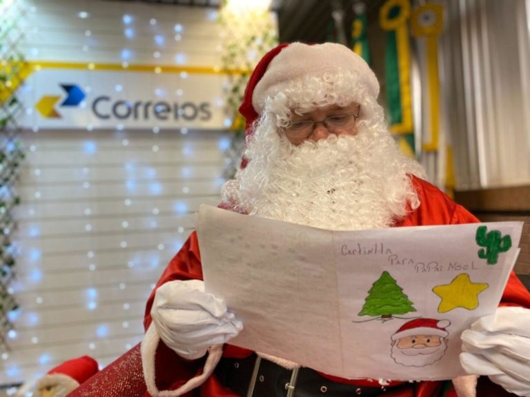 Correios iniciam campanha de adoção de cartinhas de Natal de 2023