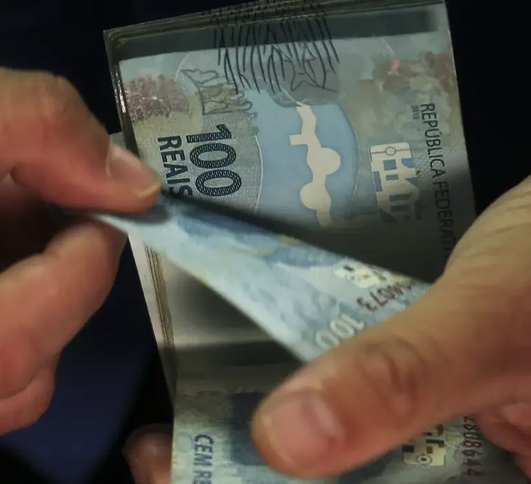 Mutirão do Desenrola Brasil renegocia R$ 433 milhões em um único dia