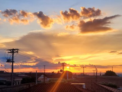 <p>Pôr do sol registrado na zona oeste de Marília (Amanda Brandão/Marília Notícia)</p>
