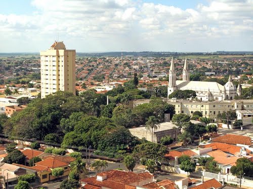 Moradora de Tupã que foi presa na Índia vai cumprir pena no Brasil