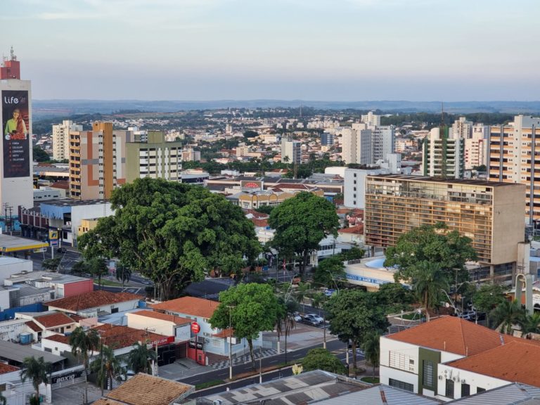 Coleta de lixo, atendimento bancário e comércio têm alteração neste fim de ano