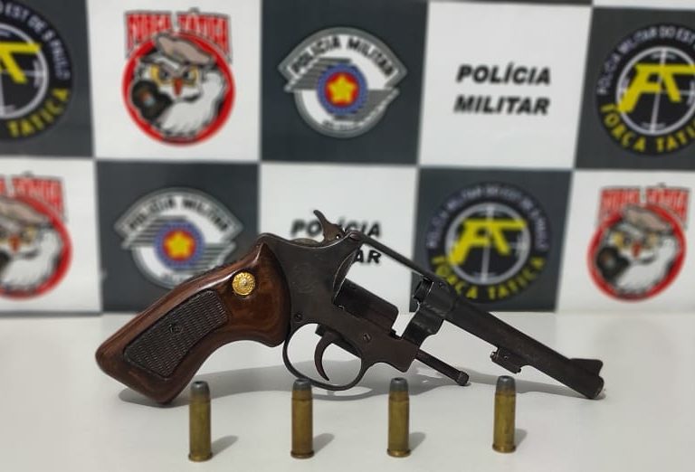 Barbeiro é preso com arma na zona oeste de Marília; homem diz que é para segurança