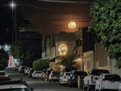 <p>Lua cheia registrada na noite desta quarta-feira (27) em Marília (Foto: Gabriel Tedde/Marília Notícia)</p>

