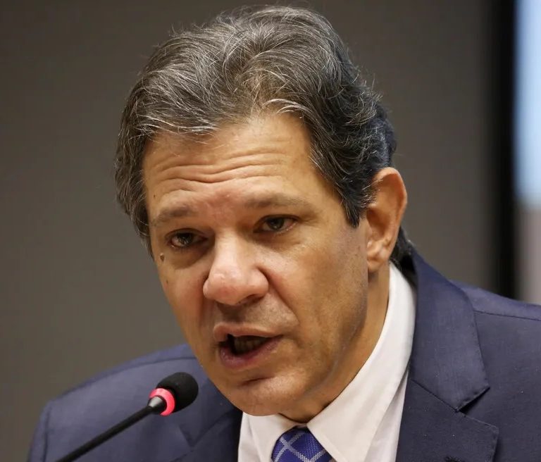 Haddad anuncia medidas de arrecadação com reoneração gradual da folha