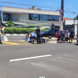 Acidente na avenida Rio Branco envolve carro, moto e pedestre; dois ficam feridos