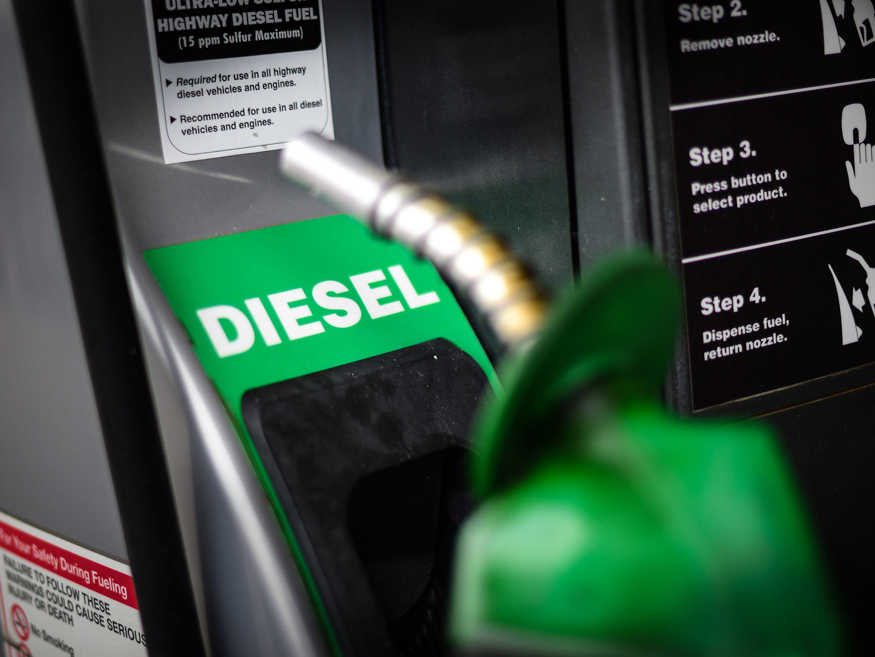Diesel está mais barato a partir desta sextafeira nas distribuidoras