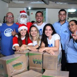 No Natal, Moradas Social leva alimento a famílias com dificuldade financeira em Marília