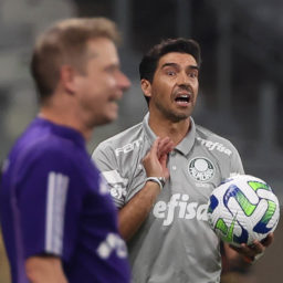 Abel Ferreira se isola como segundo treinador com mais títulos no Palmeiras