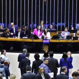 Câmara dos Deputados criminaliza cenas de nudez criadas por inteligência artificial