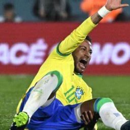 Neymar está fora da Copa América, diz médico da seleção brasileira