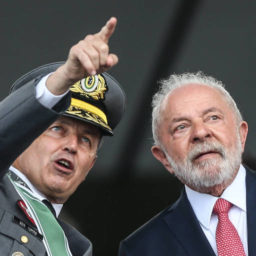 Lula poupa Forças Armadas de cortes nas emendas em novo gesto aos militares