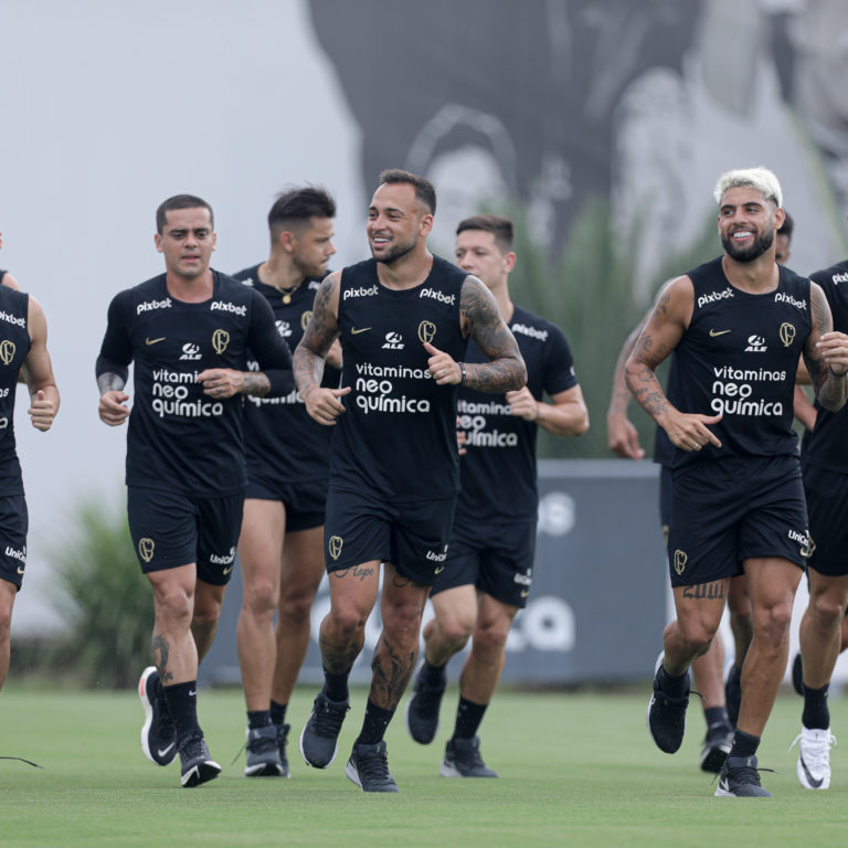 Corinthians tem treino de transições ofensivas e defensivas para estreia no Paulistão