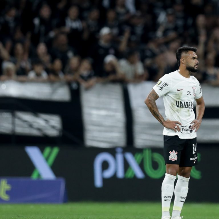 Corinthians mergulha na crise após 4 jogos, e Mano e direção já divergem