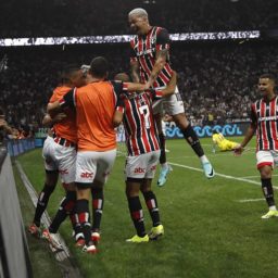 São Paulo derruba tabu e vence o Corinthians em Itaquera pela 1ª vez