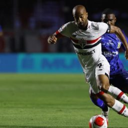 No Morumbi, São Paulo estreia com vitória diante do Santo André pelo Paulista