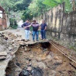 Chuva fecha estradas, alaga bairros e sirenes são acionadas no litoral de SP