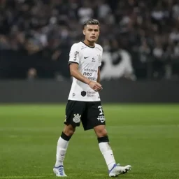 Corinthians não sabe se Fausto Vera continua e reforça busca por volante