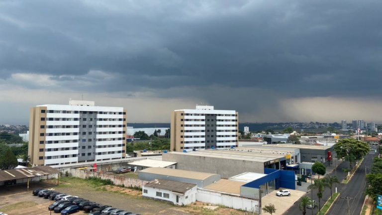 Chuvas batem recorde em 2023, com alta de 20% em Marília