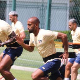 Elenco do São Paulo treina no CT da Barra Funda na reta final da pré-temporada